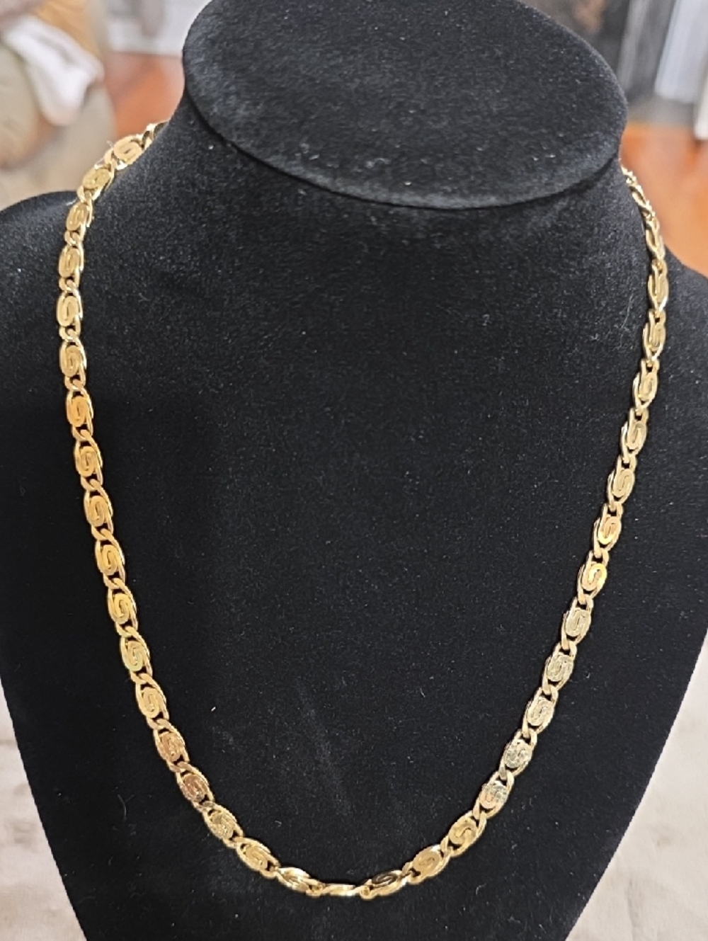 Women's Goldtone Snail Chain Necklace 18 Inches Classic EUC